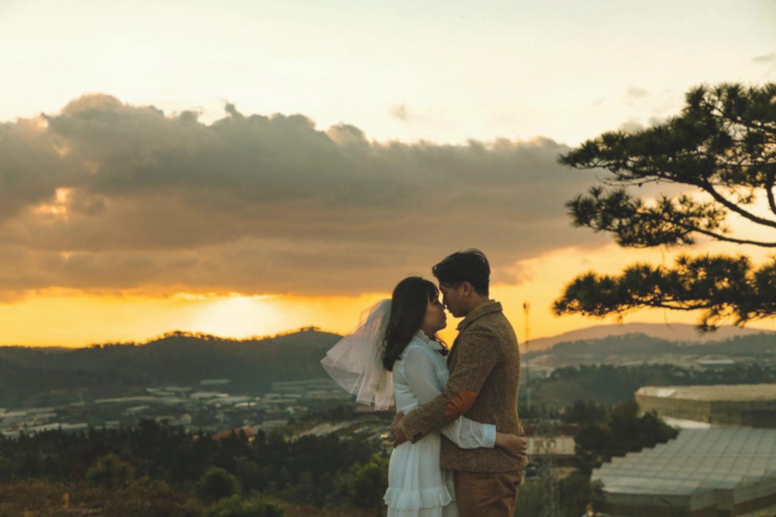 Familie in entspannter Gesprächssituation